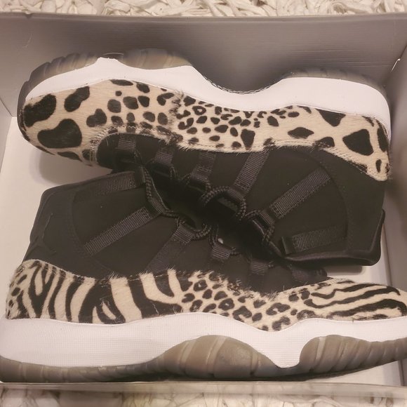 Womens Air Jordan 11 Retro - Picture 1 of 7